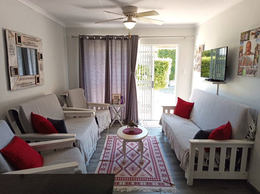 2 Bedroom Property for Sale in Hartenbos Central Western Cape